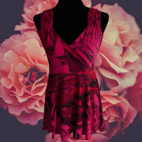 ๐ Pretty Woman Brand Top ๐ - Picture 1 of 2